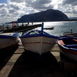 MONDELLO. Fotografe di Giulio Azzarello &copy;2023.