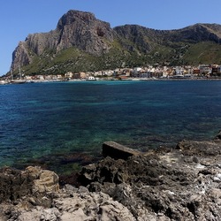 BAIA DEL CORALLO. Fotografie di Giulio Azzarello &copy;2022.