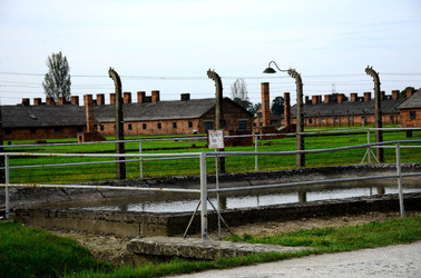 AUSCHIWITZ BIRKENAU il luogo della storia il campo. Fotografie di Giulio Azzarello &copy;2016.