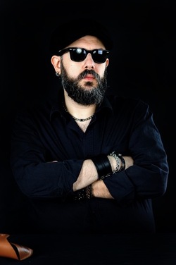 ALESSIO BOSCO musicista compositore. Fotografie di Giulio Azzarello &copy;2018.