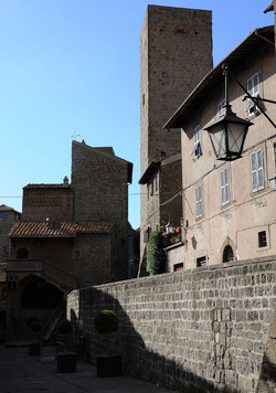 VITERBO e il suo centro storico. Fotografie di Giulio Azzarello &copy;2014.