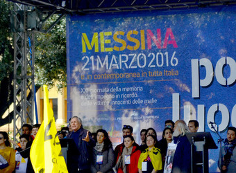 LIBERA giornata della memoria a Messina. 21 Marzo 2106. Fotografie di Giulio Azzarello ©. LIBERA giornata della memoria a Messina. 21 Marzo 2106. Fotografie di Giulio Azzarello ©.