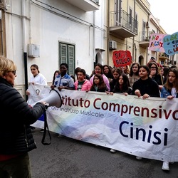 AFROCHE. Fotografie di Giulio Azzarello ©2024. AFROCHE. Fotografie di Giulio Azzarello ©2024.