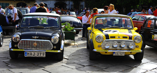 RADUNO di auto classiche MiniCooper. Fotografie di Giulio Azzarello &copy;2016.