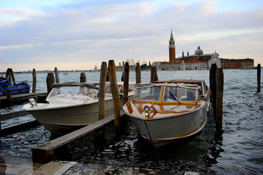 LUNGOMARE di VENEZIA. Fotografie di Giulio Azzarello &copy;2016.