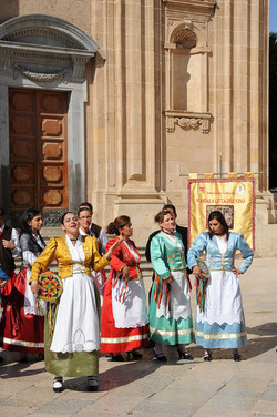 GRUPPO FOLK SICILIANO a Marsala. Fotografie di Giulio Azzarello &copy;2014.