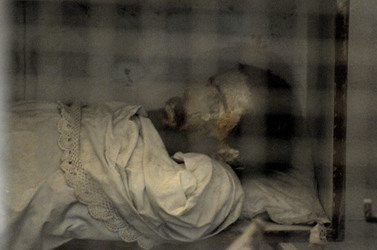 Le CATACOMBE di Palermo documentario film. Fotografie di scena e set di Giulio Azzarello &copy;2014.