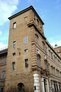 MODENA centro storico. Fotografie di Giulio Azzarello ©2016. MODENA centro storico. Fotografie di Giulio Azzarello ©2016.