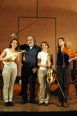 CARLO MAGNO spettacolo epico di e con Mimmo Cuticchio. Fotografie di Giulio Azzarello &copy;2014.