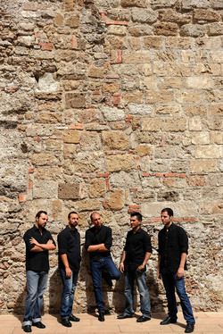 GIACOMO CUTICCHIO e il suo ensemble musicale. Fotografie di Giulio Azzarello &copy;2014.