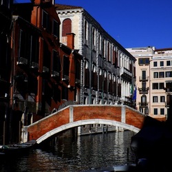 VENEZIA fotografie di Giulio Azzarello &copy;2022.