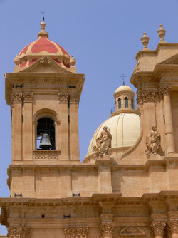 IL BAROCCO DI NOTO in Sicilia panoramiche e particolari. Fotografie di Giulio Azzarello &copy;2014.