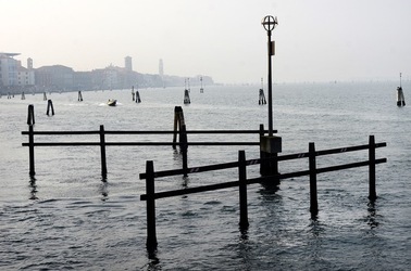 VENEZIA fotografie di Giulio Azzarello ©2020. VENEZIA fotografie di Giulio Azzarello ©2020.