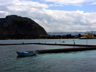 MONDELLO fotografie di Giulio Azzarello &copy;2020.