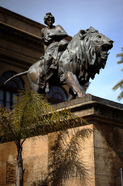 TEATRO Massimo di Palermo visioni panoramiche e particolari. Fotografie di Giulio Azzarello ©2014. TEATRO Massimo di Palermo visioni panoramiche e particolari. Fotografie di Giulio Azzarello ©2014.