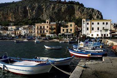 LUOGHI SICILIANI fotografie di Giulio Azzarello ©2020