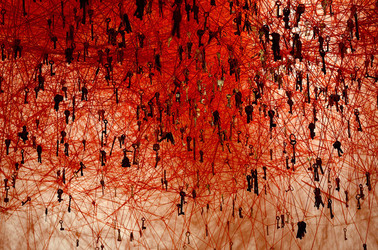 BIENNALE di VENEZIA padiglione giapponese. Foto di Giulio Azzarello &copy;2015 2016. Opera di Chiharu Shiota The KEY in the HAND .