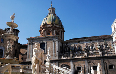 PIAZZA PRETORIA a Palermo panoramiche e particolari. Fotografie di Giulio Azzarello &copy;2014.