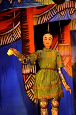 OPERA dei PUPI di Mimmo e Giacomo Cuticchio. Fotografia di Giulio Azzarello ©2020. OPERA dei PUPI di Mimmo e Giacomo Cuticchio. Fotografia di Giulio Azzarello ©2020.