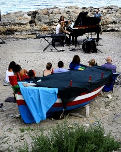 PIANOFORTE fotografie di Giulio Azzarello &copy;2020.