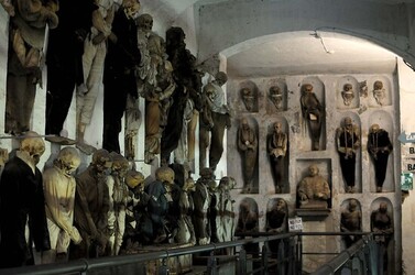 LE CATACOMBE dei cappuccini a Palermo in Sicilia. Fotografie di Giulio Azzarello &copy;2014.