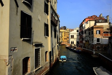 VENEZIA fotografie di Giulio Azzarello ©2022.