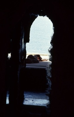 ATELIER SUL MARE fotografie di Giulio Azzarello &copy;2021.