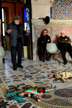 Mimmo Cuticchio in un suo spettacolo. Fotografie di Giulio Azzarello &copy;2017.