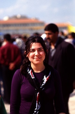 NEWROZ marzo 2001. Curdistan turco. Fotografie di Giulio Azzarello ©2001 2022. NEWROZ marzo 2001. Curdistan turco. Fotografie di Giulio Azzarello ©2001 2022.