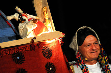 BRUNO LEONE e il suo Pulcinella spettacolo. Fotografie di Giulio Azzarello ©2014. BRUNO LEONE e il suo Pulcinella spettacolo. Fotografie di Giulio Azzarello ©2014.