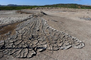 LE MACALUBE di Sicilia. Fotografie di Giulio Azzarello ©2014. LE MACALUBE di Sicilia. Fotografie di Giulio Azzarello ©2014.