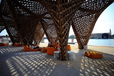 STRUTTURA di LEGNO BIENNALE di ARCHITETTURA di VENEZIA. Foto di G.Azzarello ©2018. STRUTTURA di LEGNO BIENNALE di ARCHITETTURA di VENEZIA. Foto di G.Azzarello ©2018.