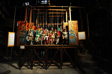 TRADIZIONI IN VIAGGIO mostra di pupi di Mimmo Cuticchio. Fotografie di Giulio Azzarello &copy;2014.