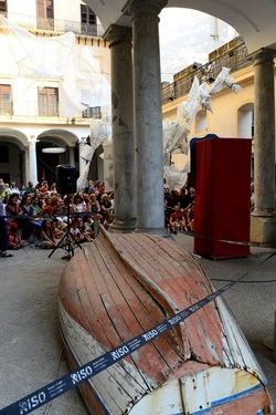 BRUNO LEONE Pulcinella. Fotografie di Giulio Azzarello ©2020. BRUNO LEONE Pulcinella. Fotografie di Giulio Azzarello ©2020.