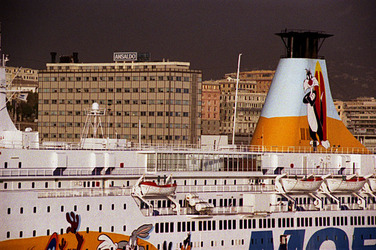 IL PORTO DI GENOVA panoramiche e particolari. Fotografie di Giulio Azzarello &copy;2014.