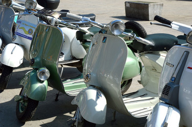 VESPE raduno storico a Palermo panoramiche e particolari. Fotografie di Giulio Azzarello &copy;2014.