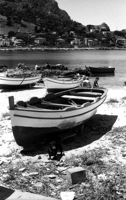 BIANCO NERO. Fotografie di Giulio Azzarello ©2021. BIANCO NERO. Fotografie di Giulio Azzarello ©2021.