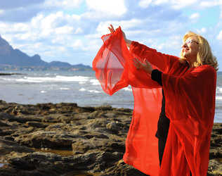 SARA FAVARO attrice e scrittrice italiana. Fotografie di Giulio Azzarello &copy;2015 2016.