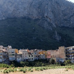 PERIFERIE. Fotografie di Giulio Azzarello &copy;2022.