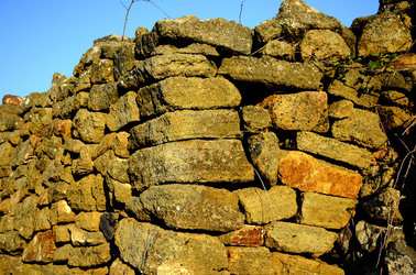 ISOLA DI USTICA pietre. Fotografie di Giulio Azzarello &copy;2016.