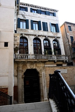 VENEZIA fotografie di Giulio Azzarello ©2022.