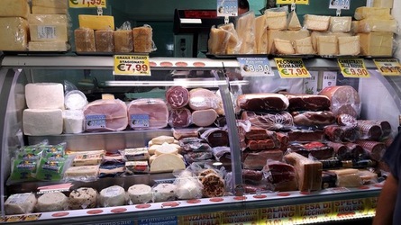 IL MERCATO DI BALLAR&ograve; a Palermo. Fotografie di Giulio Azzarello &copy;2018.