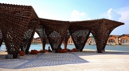 STRUTTURA di LEGNO BIENNALE di ARCHITETTURA di VENEZIA. Foto di G.Azzarello ©2018. STRUTTURA di LEGNO BIENNALE di ARCHITETTURA di VENEZIA. Foto di G.Azzarello ©2018.