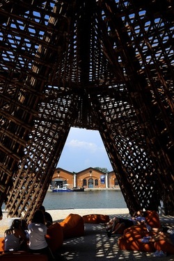 STRUTTURA di LEGNO BIENNALE di ARCHITETTURA di VENEZIA. Foto di G.Azzarello ©2018. STRUTTURA di LEGNO BIENNALE di ARCHITETTURA di VENEZIA. Foto di G.Azzarello ©2018.