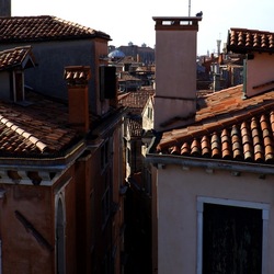 VENEZIA fotografie di Giulio Azzarello &copy;2022.