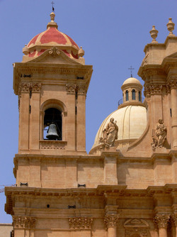 IL BAROCCO DI NOTO in Sicilia panoramiche e particolari. Fotografie di Giulio Azzarello &copy;2014.
