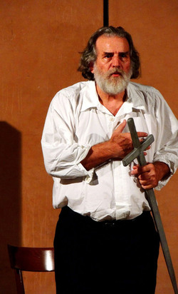 CARLO MAGNO spettacolo epico di e con Mimmo Cuticchio. Fotografie di Giulio Azzarello &copy;2014.