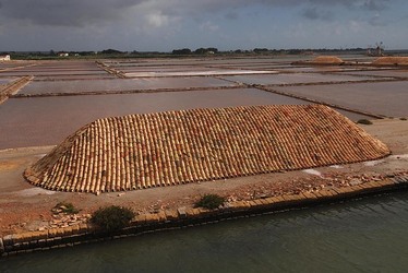 LE SALINE di Trapani in Sicilia. Fotografie di Giulio Azzarello ©2014. LE SALINE di Trapani in Sicilia. Fotografie di Giulio Azzarello ©2014.