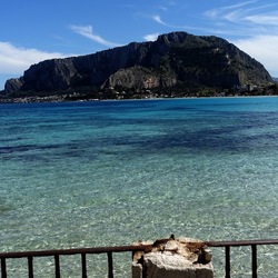 MONDELLO. Fotografie di Giulio Azzarello ©2024.