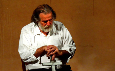 CARLO MAGNO spettacolo epico di e con Mimmo Cuticchio. Fotografie di Giulio Azzarello &copy;2014.